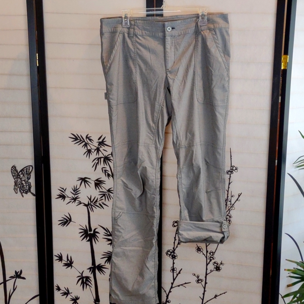 Columbia Size 12 Pants/capris. Hiking, traveling, outdoor.
